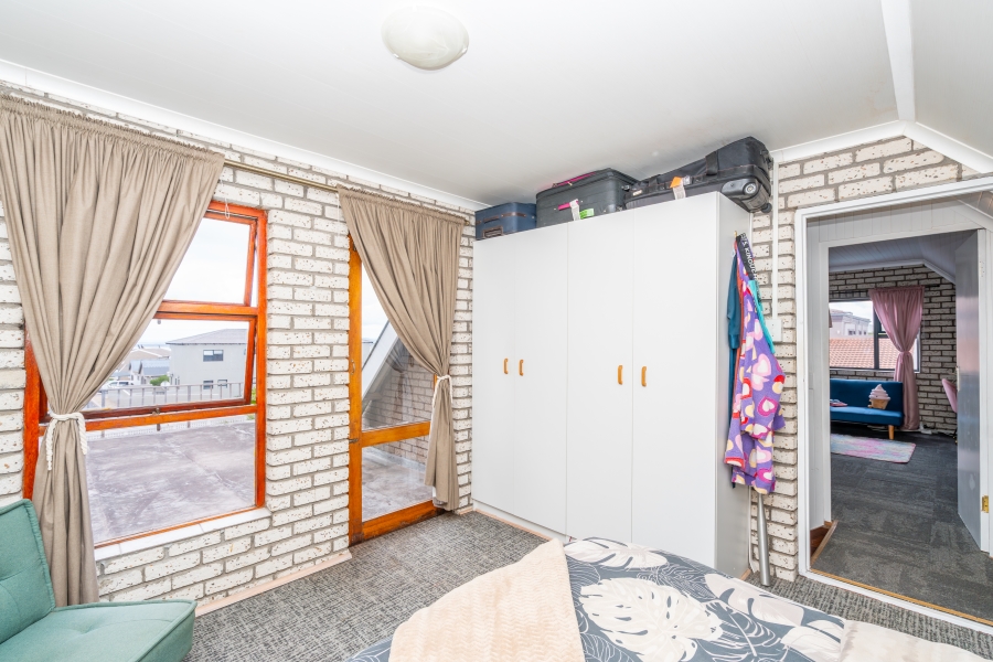 4 Bedroom Property for Sale in Myburgh Park Western Cape